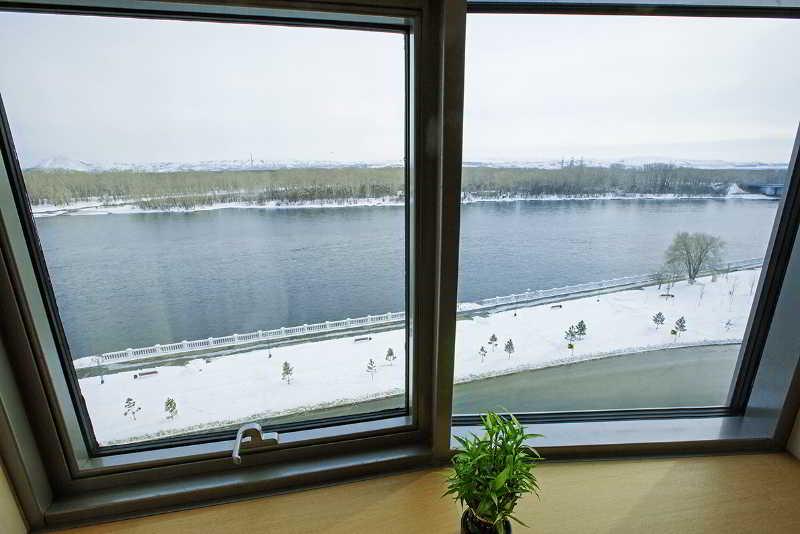Dedeman Oskemen Tavros Hotel Ustʼ-Kamenogorsk Εξωτερικό φωτογραφία View of the river from the hotel