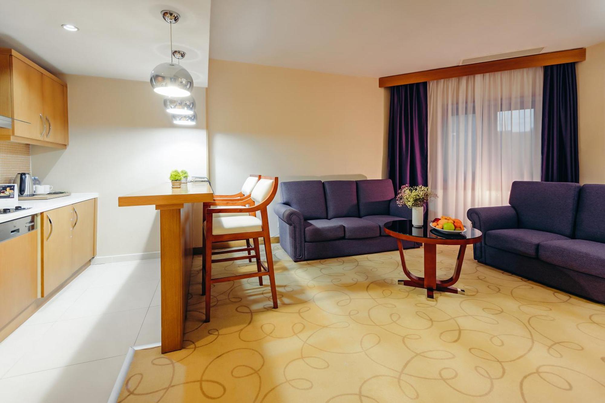 Dedeman Oskemen Tavros Hotel Ustʼ-Kamenogorsk Εξωτερικό φωτογραφία A typical apartment