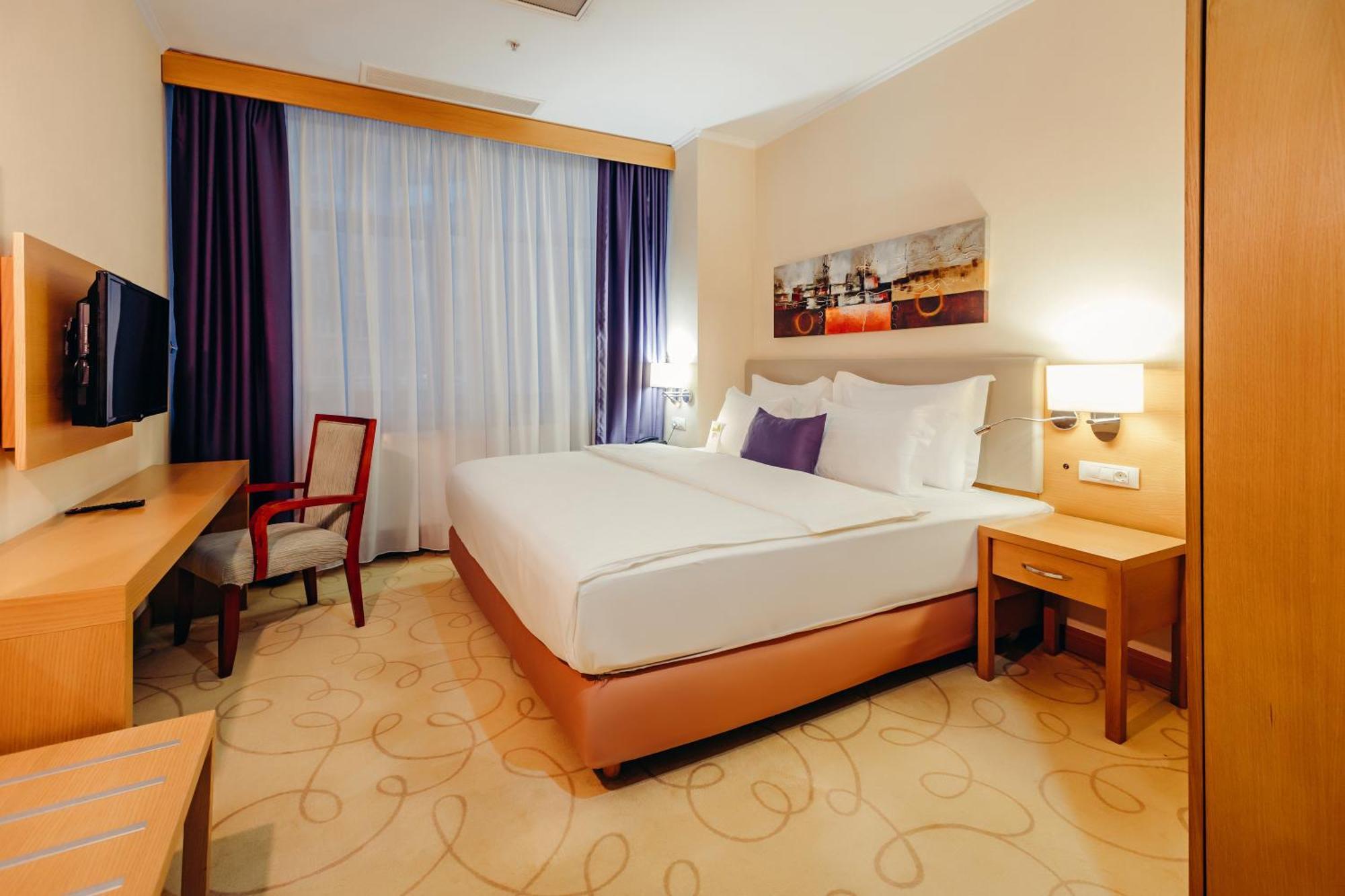 Dedeman Oskemen Tavros Hotel Ustʼ-Kamenogorsk Εξωτερικό φωτογραφία