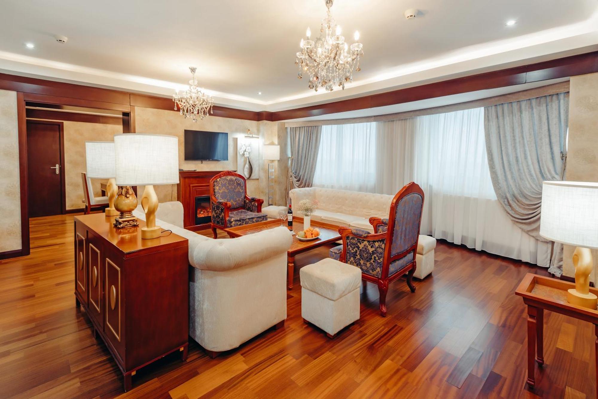 Dedeman Oskemen Tavros Hotel Ustʼ-Kamenogorsk Εξωτερικό φωτογραφία The interior of the presidential suite